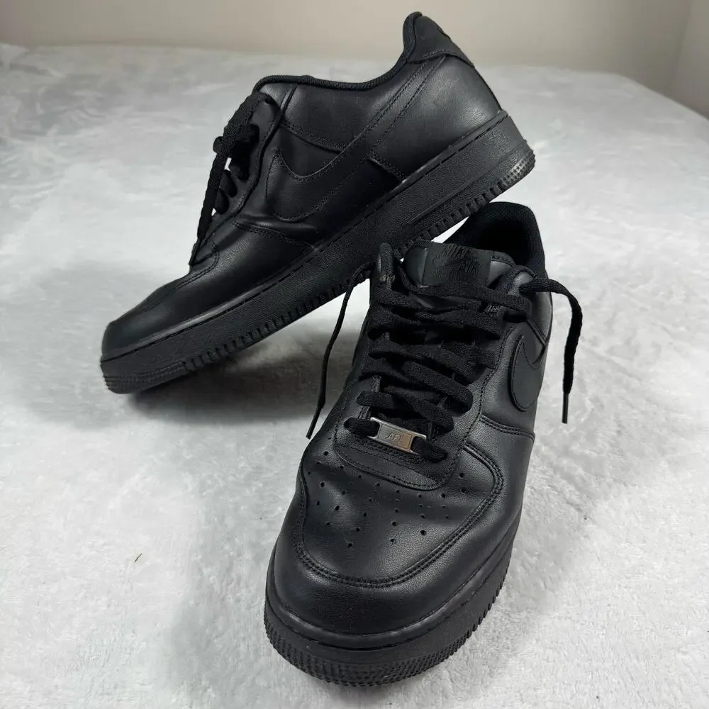 Nike Air Force 1 Men's 11 Triple‎ Black Low Sneakers Comfort Classic Leather
